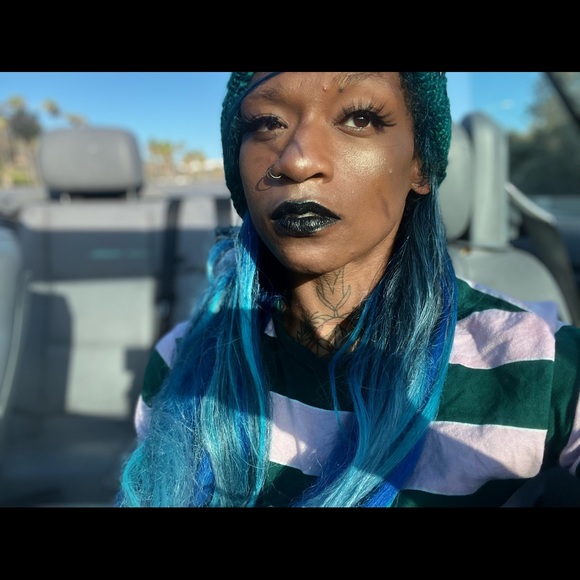 Meet your Posher, Liz - Picture 1 of 1